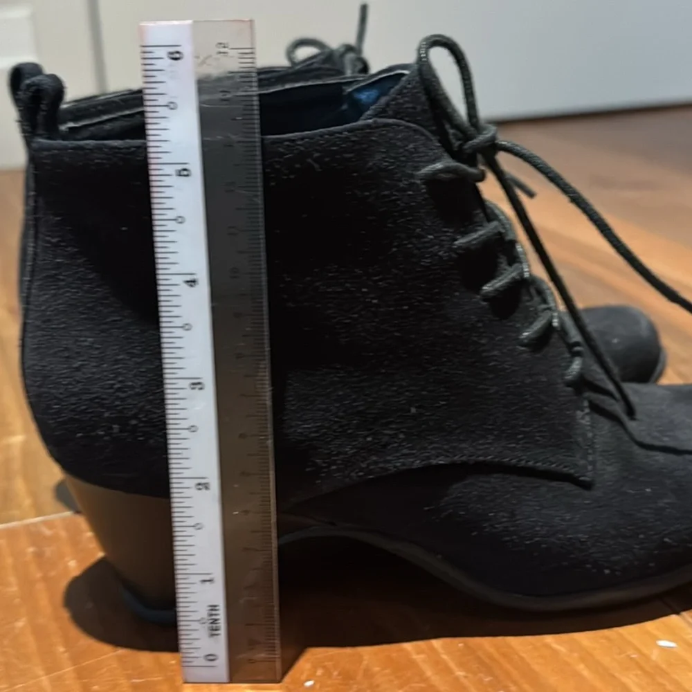 Clarks women bootie size 6 - Picture 2 of 5